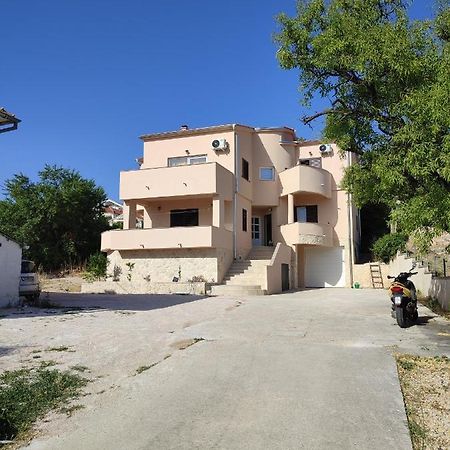 Apartmani V&V - New Apartments Murter Bagian luar foto
