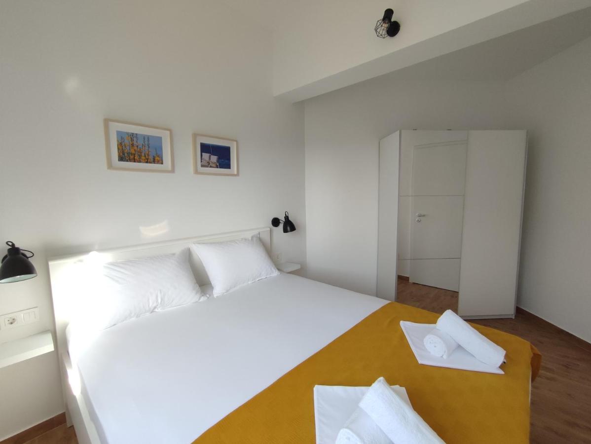 Apartmani V&V - New Apartments Murter Bagian luar foto