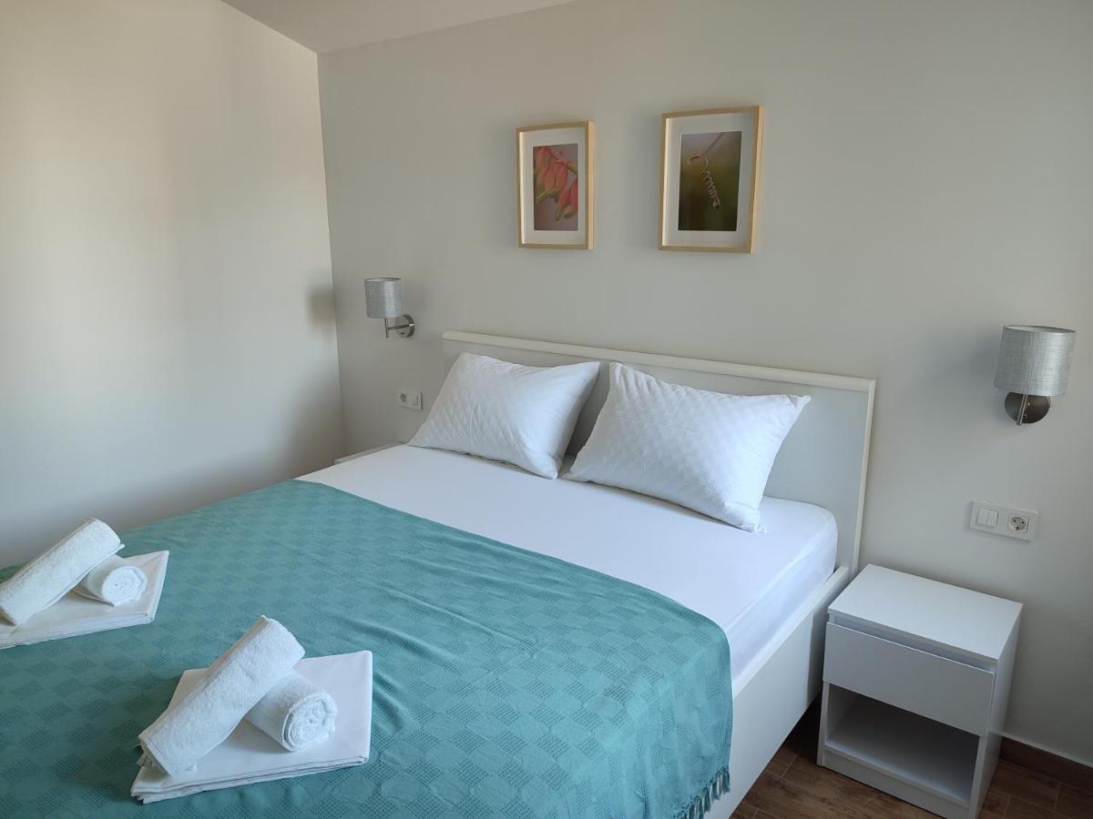 Apartmani V&V - New Apartments Murter Bagian luar foto